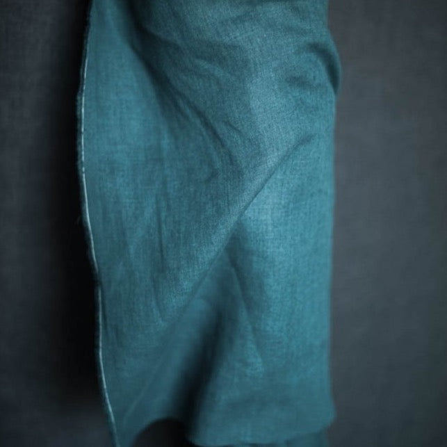 European Laundered Linen 185gsm in Alta Mare | Merchant & Mills designer sewing fabric | Stitch Piece Loop | Online Fabric & Sewing Supplies | Designer sewing fabrics & supplies for the Modern Maker | Australia
