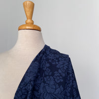 Hokkoh_FloralTexture_CottonFabric_StitchPieceLoop_Australia_Navy_Mannequin