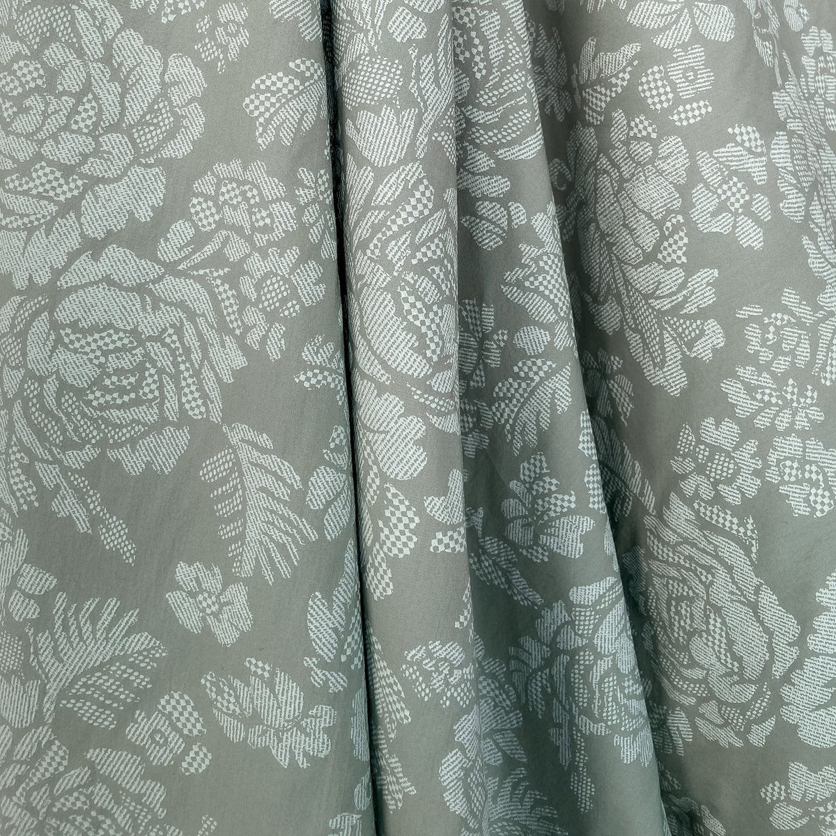 Hokkoh_FloralTexture_CottonFabric_StitchPieceLoop_Australia_Sage_Detail