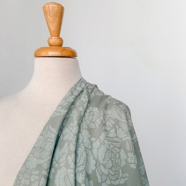 Hokkoh_FloralTexture_CottonFabric_StitchPieceLoop_Australia_Sage_Mannequin