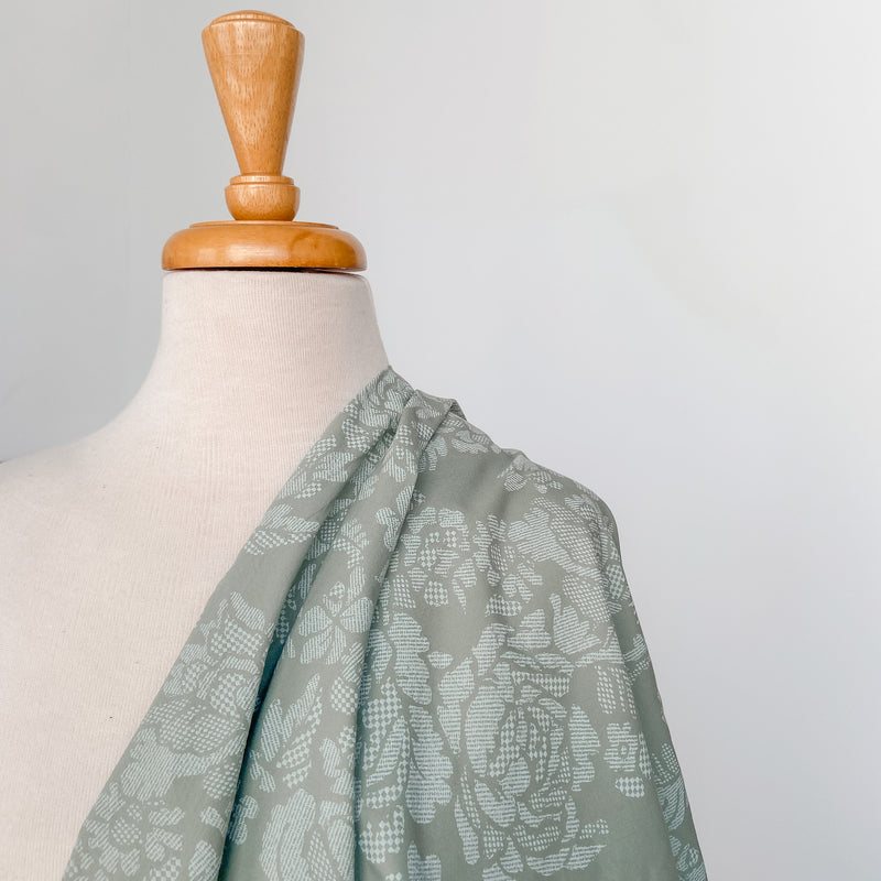 Hokkoh_FloralTexture_CottonFabric_StitchPieceLoop_Australia_Sage_Mannequin