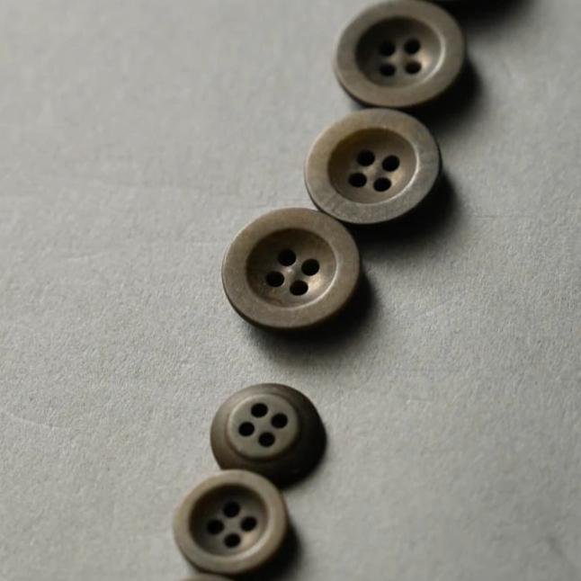 Corozo Buttons 14mm - Khaki