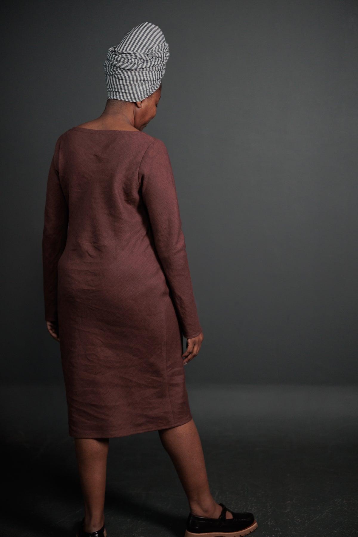 European Laundered Linen 185gsm in Oxblood | Merchant & Mills designer sewing fabric | Stitch Piece Loop | Online Fabric Store | Designer Sewing Fabric & Supplies | Noosa Heads